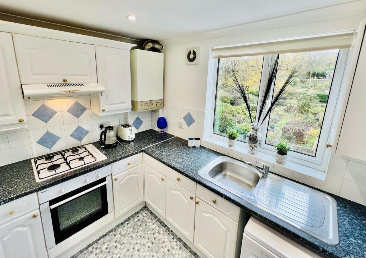 Dapps Hill Haven - Between Bristol And Bath, Both 9 Mins By Train! Keynsham Bagian luar foto