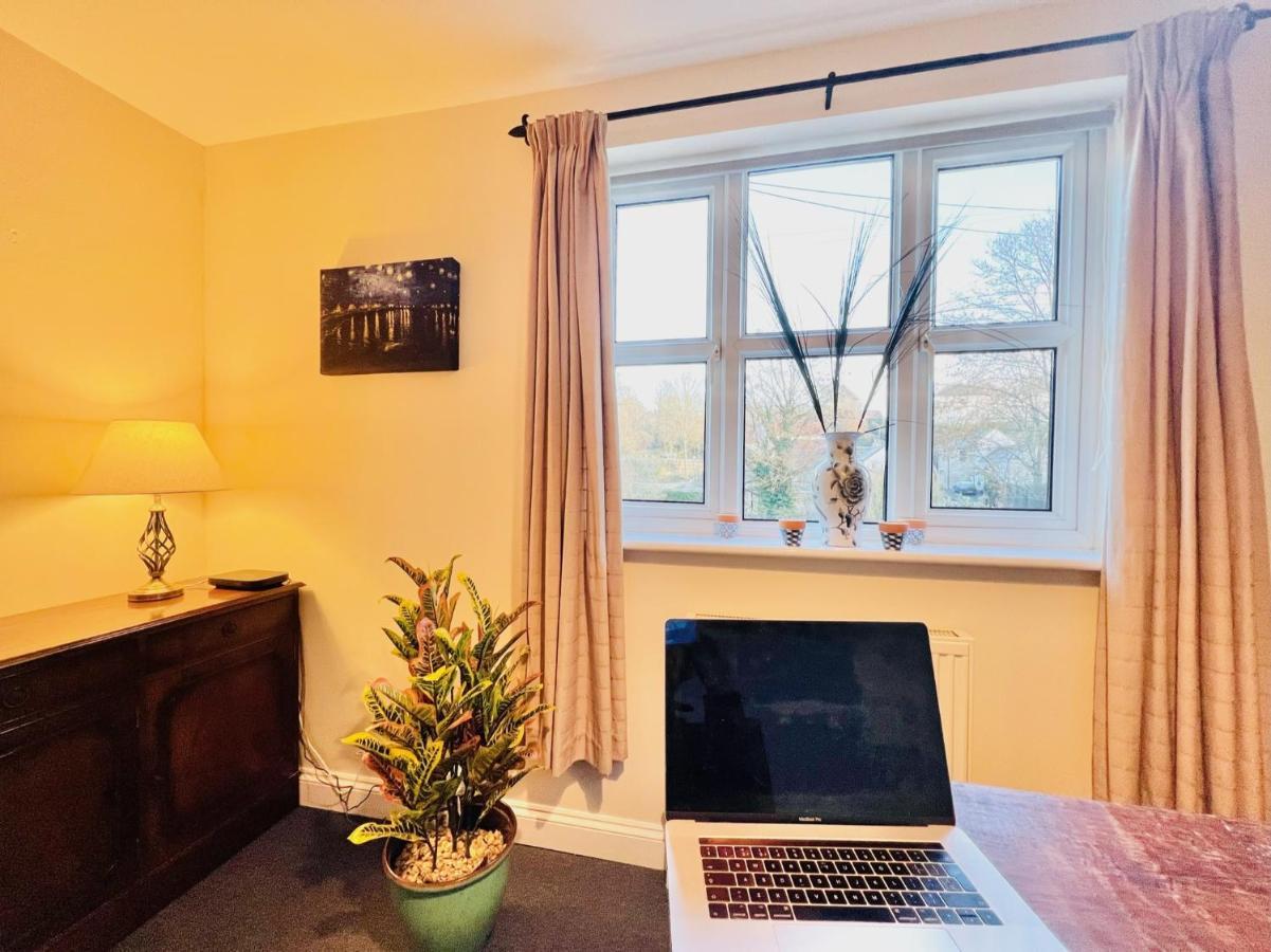 Dapps Hill Haven - Between Bristol And Bath, Both 9 Mins By Train! Keynsham Bagian luar foto