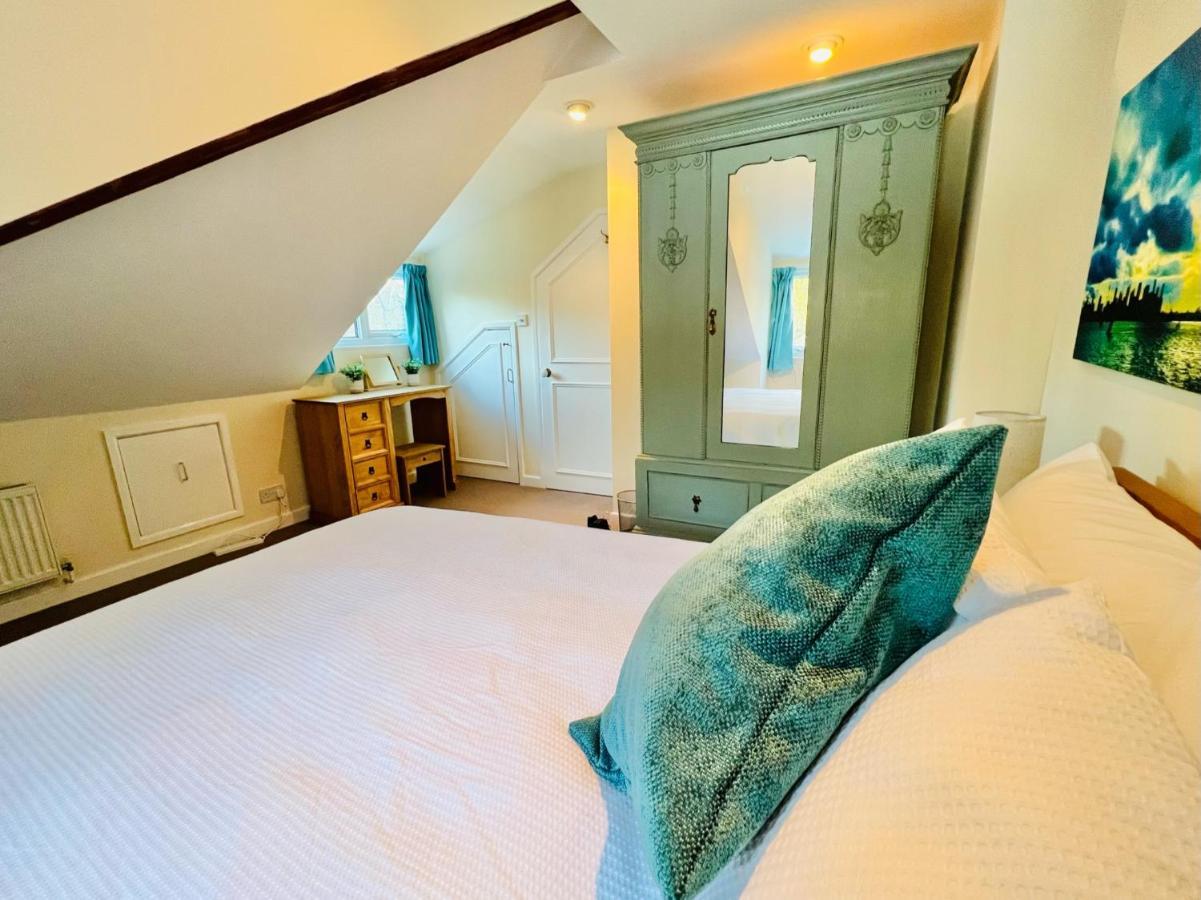 Dapps Hill Haven - Between Bristol And Bath, Both 9 Mins By Train! Keynsham Bagian luar foto