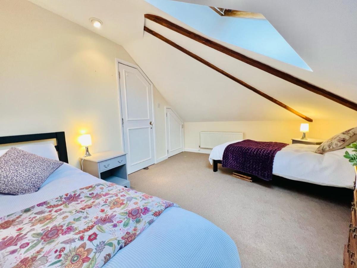 Dapps Hill Haven - Between Bristol And Bath, Both 9 Mins By Train! Keynsham Bagian luar foto